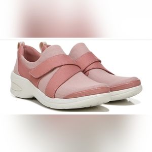 👟Bzees👟 Refresh Slip On Sneaker, Canyon Clay Pink, Size 6.5, NWT